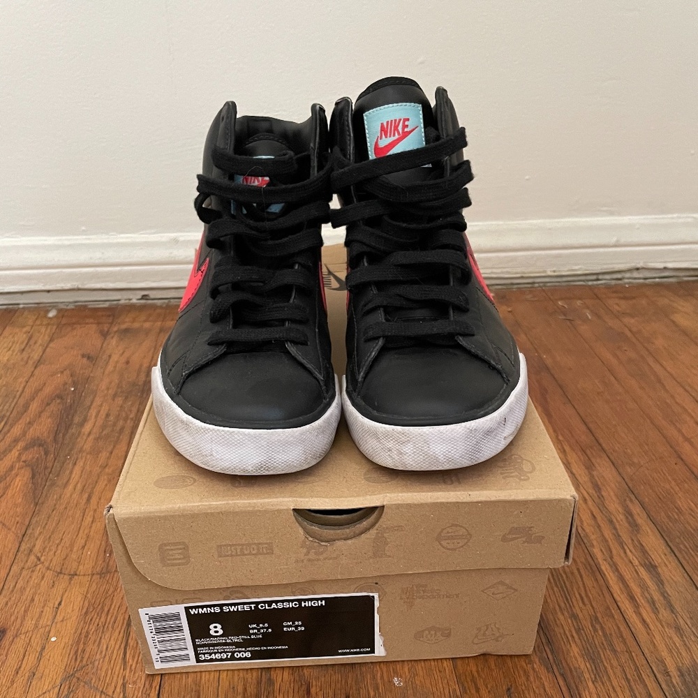 NIKE DUNKS